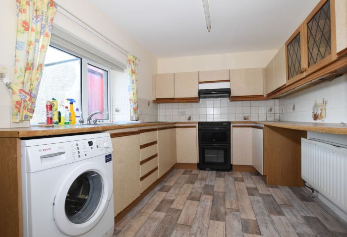 9 Ballyeasborough Road