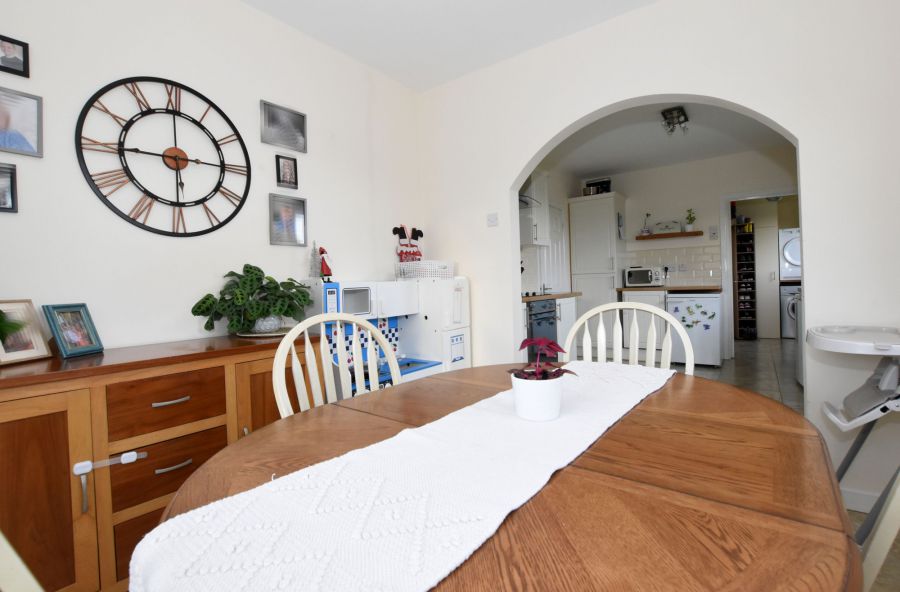 40 Ballyeasborough Road