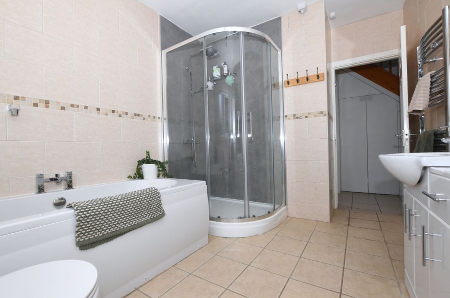 40 Ballyeasborough Road