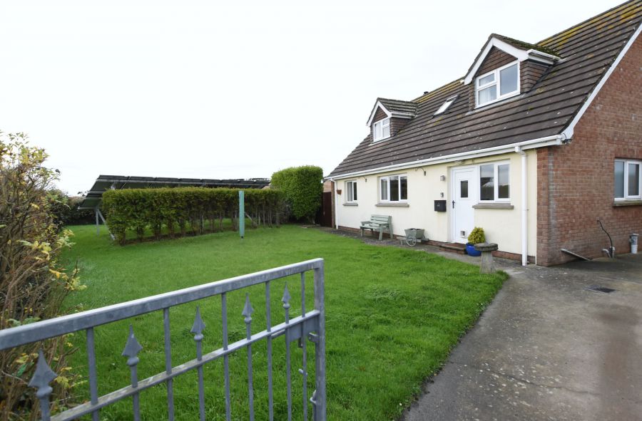 40 Ballyeasborough Road