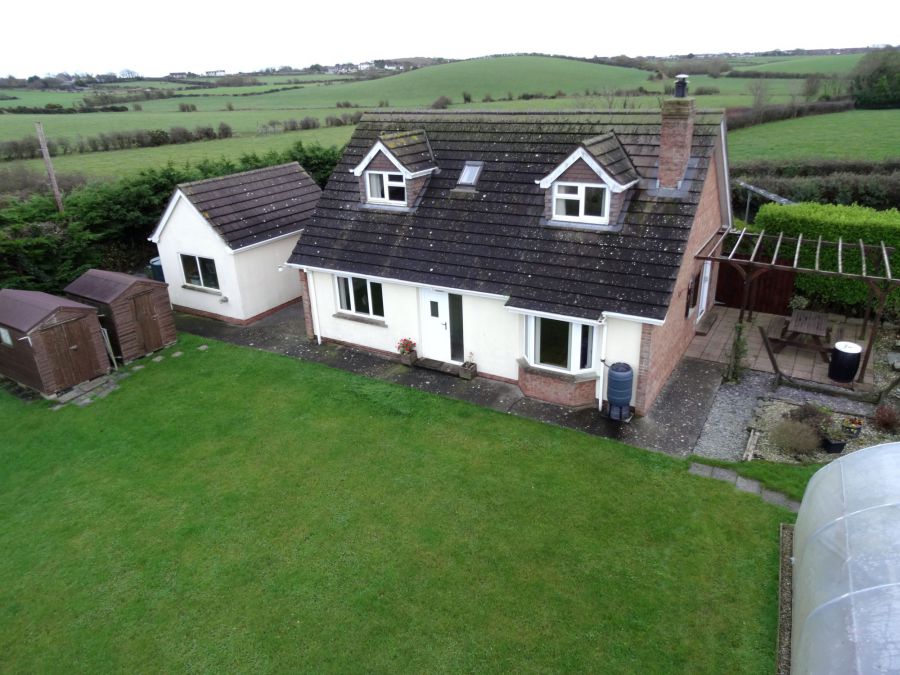 40 Ballyeasborough Road