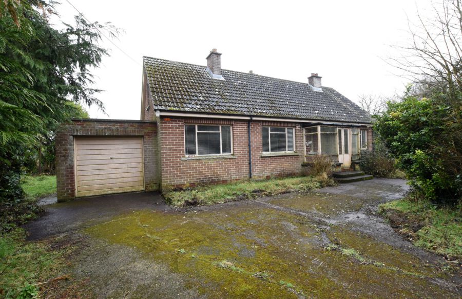 52  Ballyeasborough Road