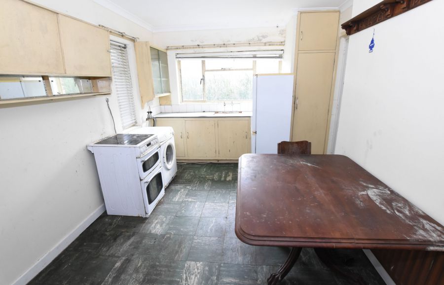 52  Ballyeasborough Road