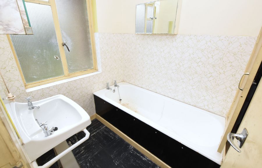 52  Ballyeasborough Road