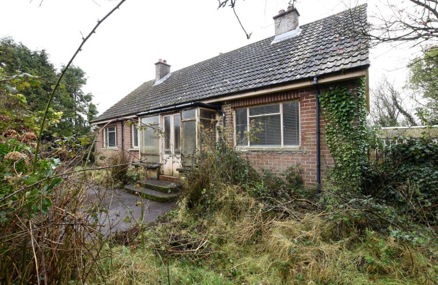 52  Ballyeasborough Road