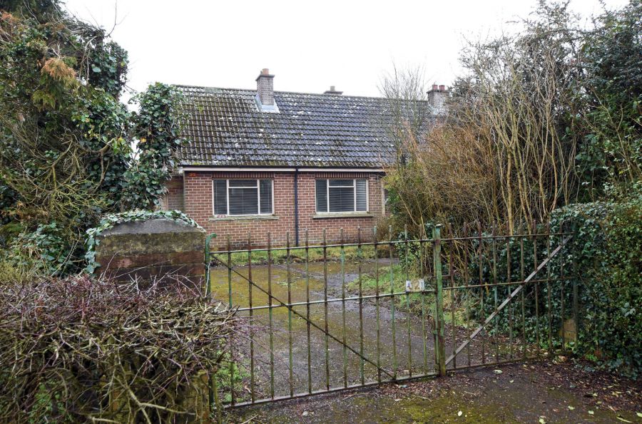 52  Ballyeasborough Road