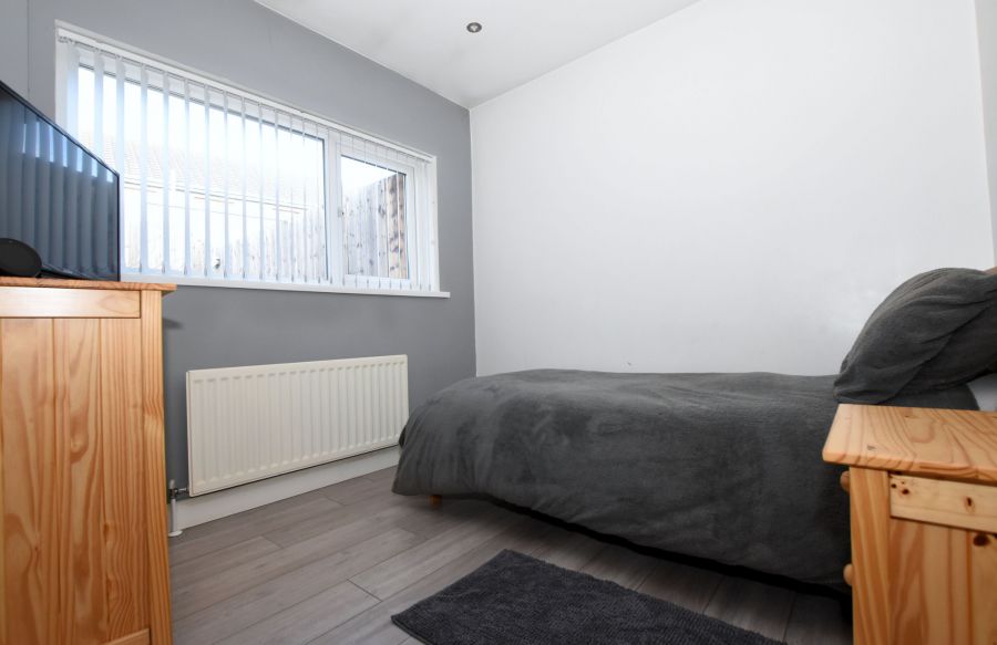 12  Springfield Gardens