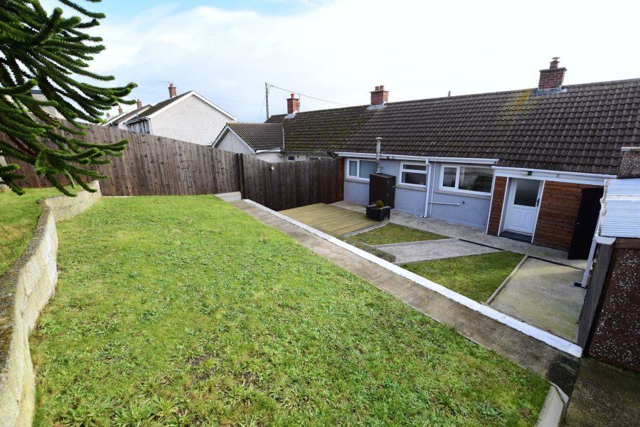 12  Springfield Gardens