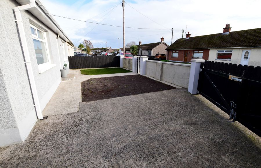 12  Springfield Gardens