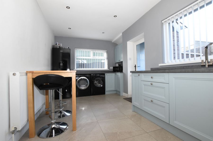 12  Springfield Gardens