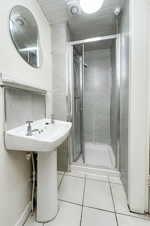 Flat 1, 65 Atlantic Avenue