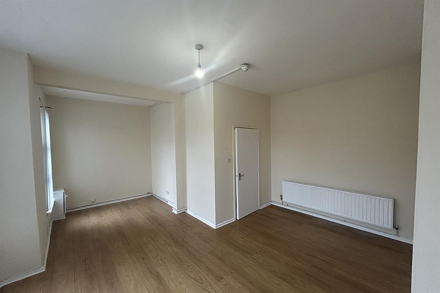 2, 177A, Cliftonpark Avenue