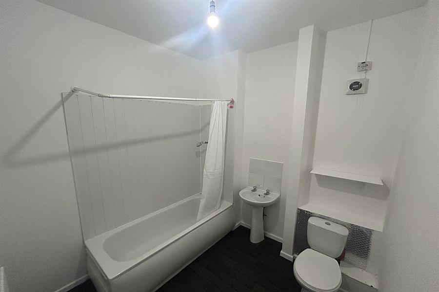 2, 177A, Cliftonpark Avenue