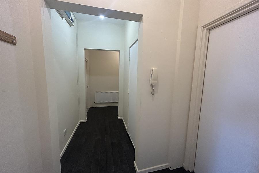 2, 177A, Cliftonpark Avenue