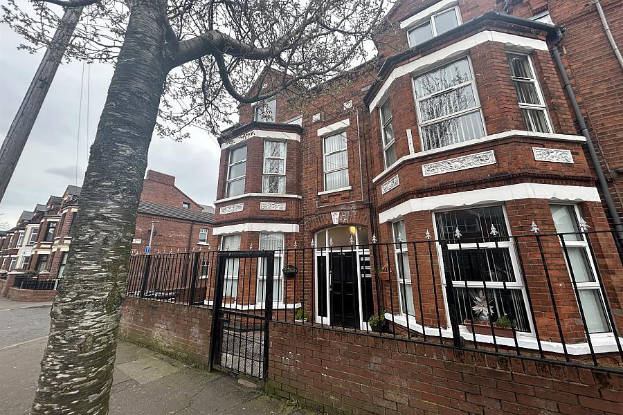 2, 177A, Cliftonpark Avenue