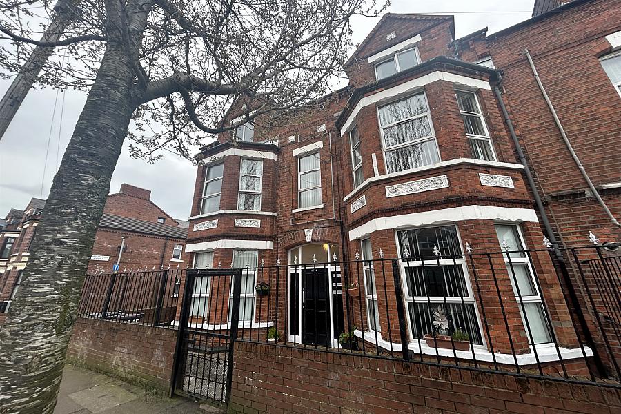 2, 177A, Cliftonpark Avenue