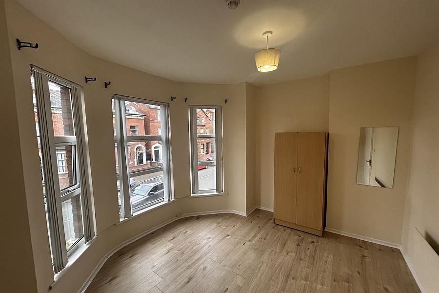 2, 177A, Cliftonpark Avenue