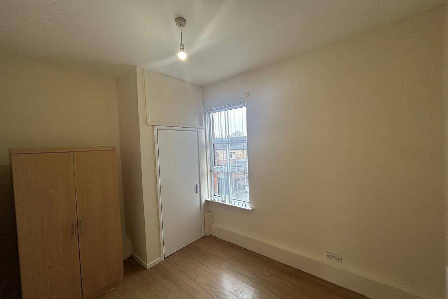 2, 177A, Cliftonpark Avenue