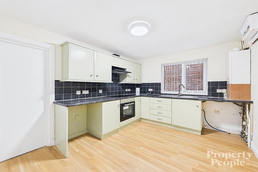 1, 160, Cliftonpark Avenue
