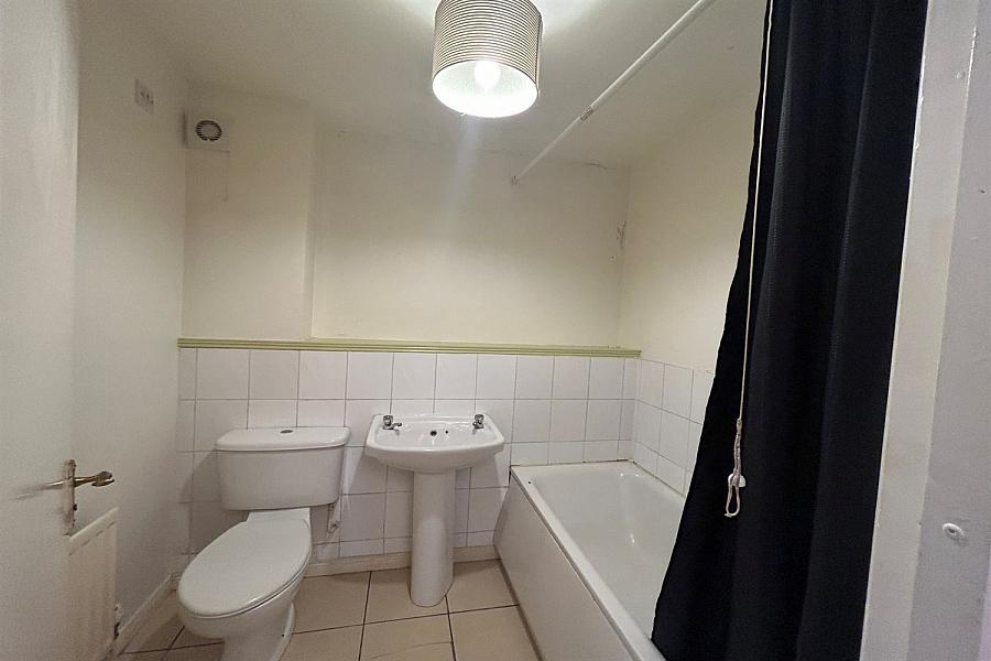 Flat 2, 14 Brookvale Avenue