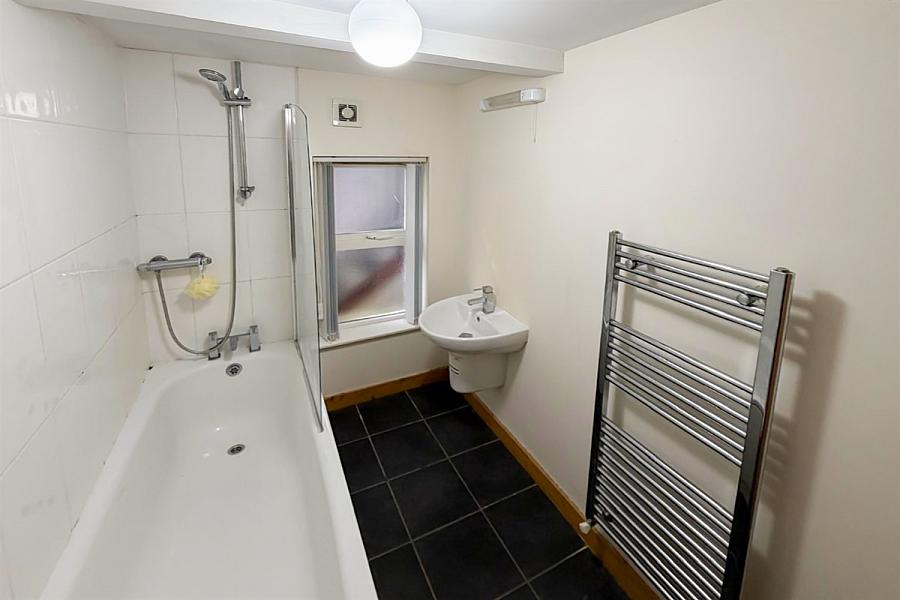 Apartment 1, 11 Kinnaird Terrace