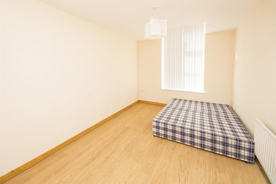 2, 13, Kinnaird Terrace