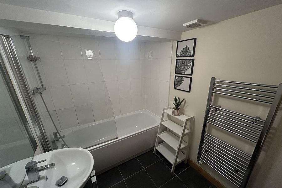 Flat 1, 9 Kinnaird Terrace