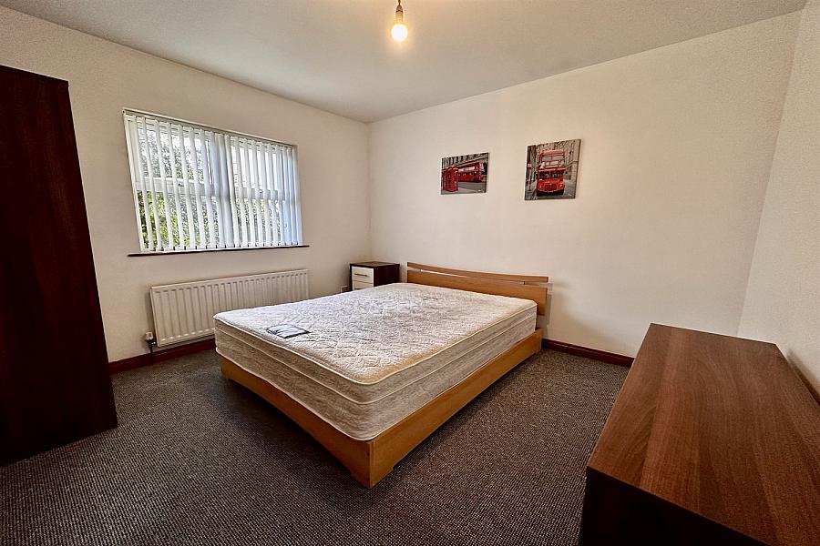 6 Rosneath Court, Dundonald