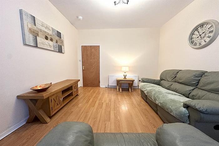 Apt 1. 90 Duncairn Gardens