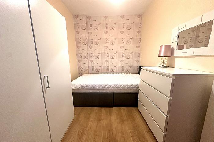 Apt 1. 90 Duncairn Gardens