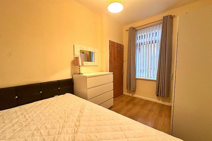 Apt 1. 90 Duncairn Gardens