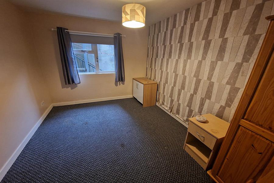 1, 16 Brookvale Avenue