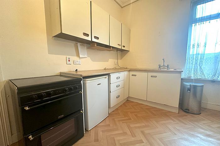 Apt 2, 13 Thorndale Avenue