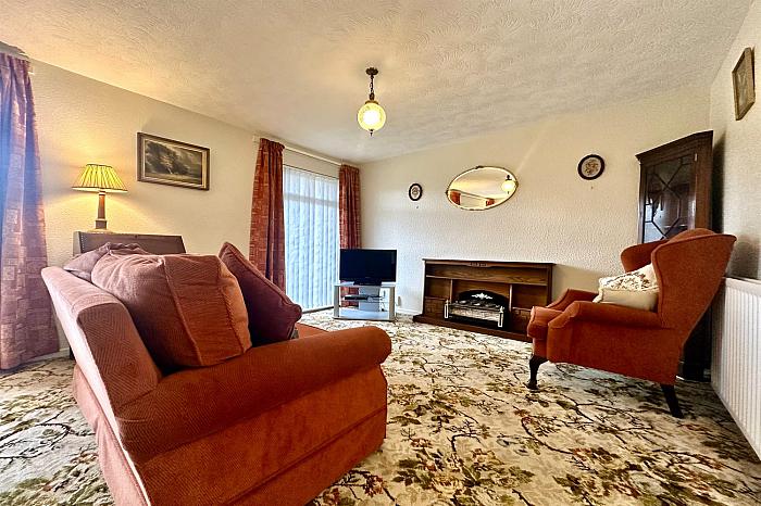 Apt 2, 548 Antrim Road