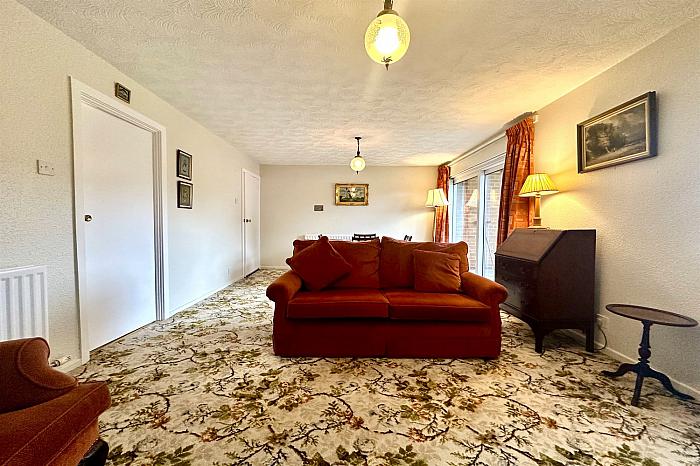 Apt 2, 548 Antrim Road