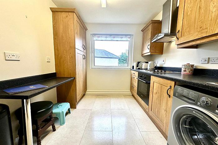 Apt 2, 548 Antrim Road