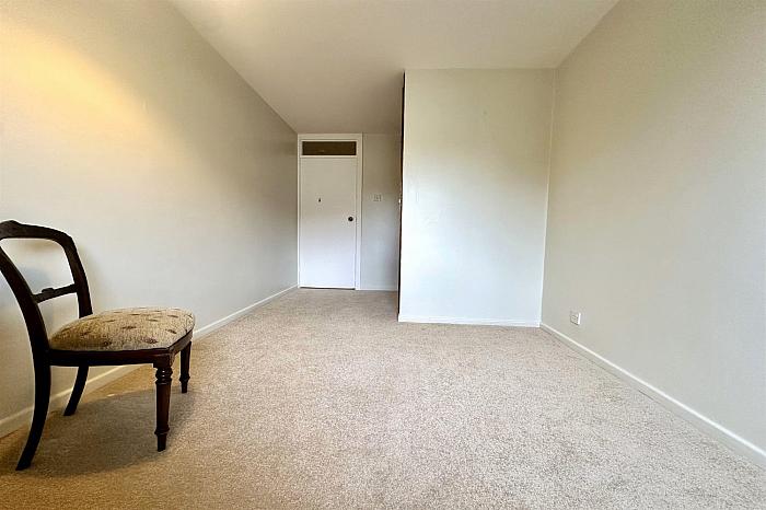 Apt 2, 548 Antrim Road