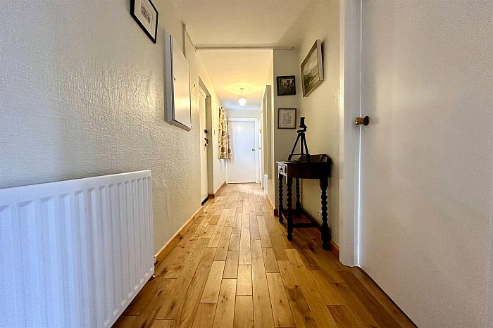 Apt 2, 548 Antrim Road