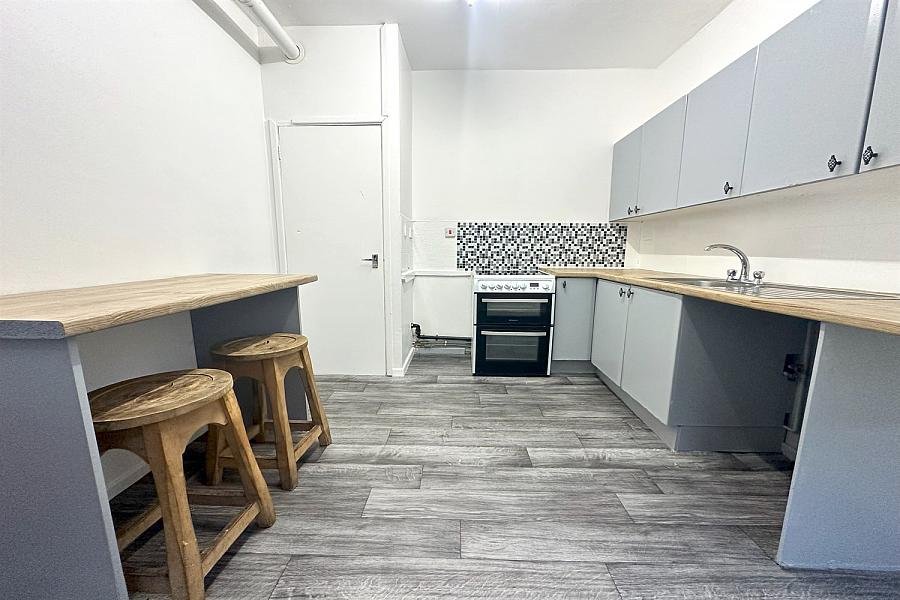 Apt 2, 142 Antrim Road