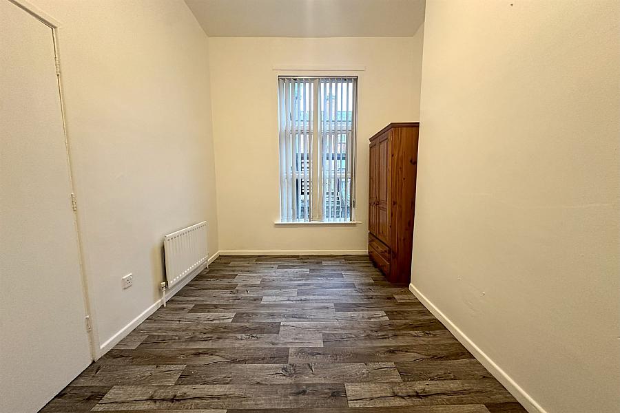 Apt 2, 142 Antrim Road