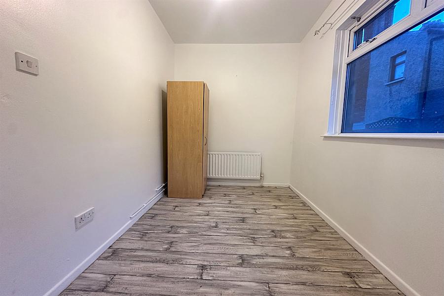 Apt 2, 142 Antrim Road