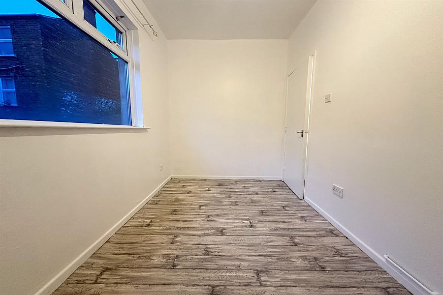 Apt 2, 142 Antrim Road