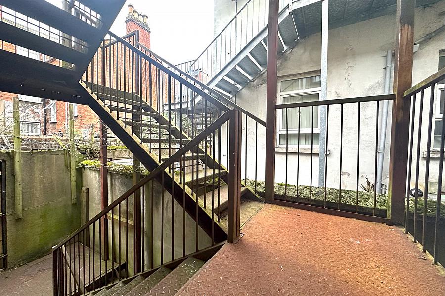 Apt 2, 142 Antrim Road