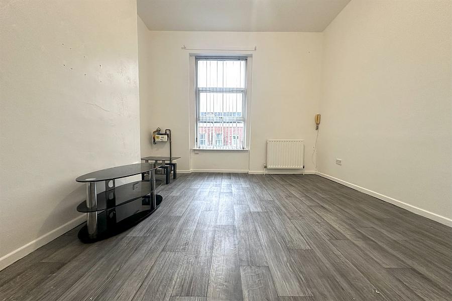 Apt 2, 142 Antrim Road