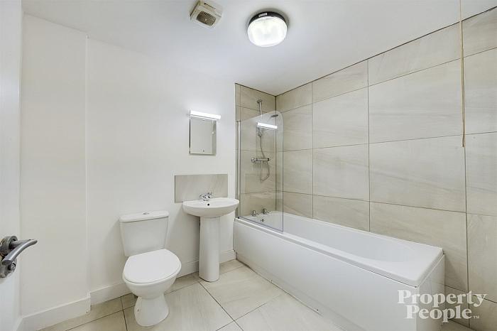 Apt 1, 2 Brookhill Avenue