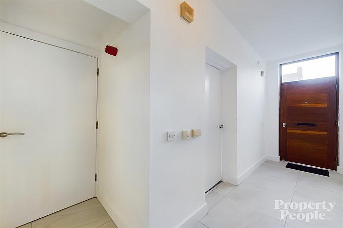 Apt 1, 2 Brookhill Avenue