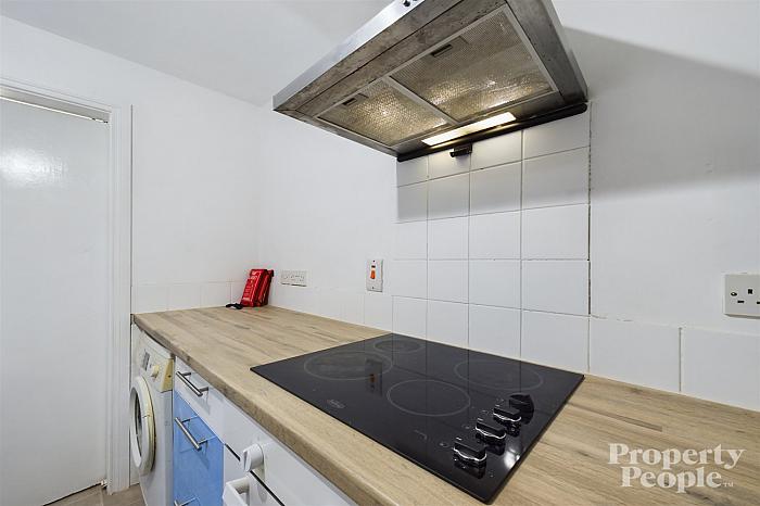 Apt 1, 20 Clifton Crescent