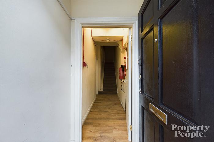 Apt 1, 20 Clifton Crescent