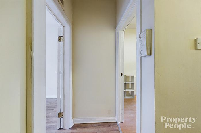 Apt 1, 20 Clifton Crescent