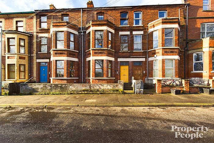 Apt 2, 42 Castleton Gardens,antrim road, belfast, BT15 3BY